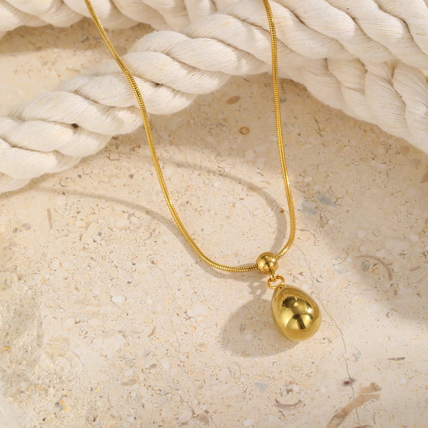 Sliding Water Droplet Pendant Necklace for Women, Waterproof Tear Pendant Necklaces, Gold Plated Stainless Steel Jewelry